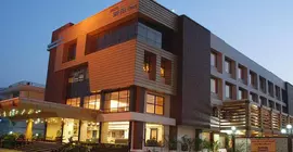 Hotel Softel Plaza | Uttarkand - Dehra Dun Bölgesi - Dehradun