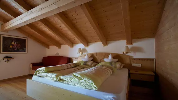 Pension Mirandola | Trentino-Alto Adige - Güney Tirol (il) - Corvara in Badia