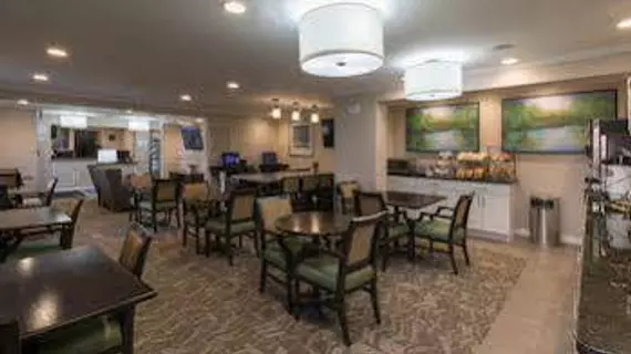 Baymont Inn & Suites Detroit Airport Romulus | Michigan - Detroit (ve civarı) - Romulus