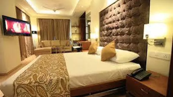 Riverview Hotel | Gujarat - Ahmedabad Bölgesi - Ahmedabad - Ahmedabad Kent Merkezi