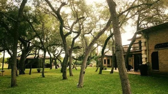 Live Oaks Bed and Breakfast | Teksas - Uvalde