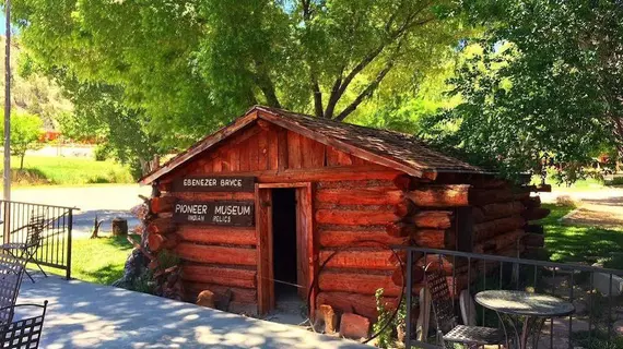 Bryce Pioneer Village | Utah - Tropic