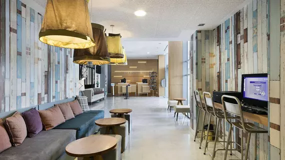 Tryp Madrid Airport Suites | Madrid Özerk Topluluğu - Madrid (ve civarı) - Madrid