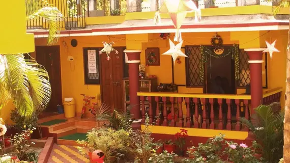 Yellow House | Goa - Kuzey Goa - Vagator