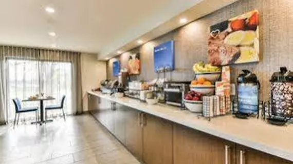 Comfort Inn Montreal Airport | Quebec - Montreal (ve civarı) - Pointe Claire