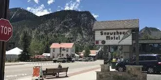 Snowshoe Motel