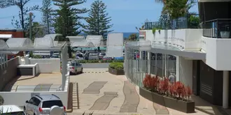 Ambience on Burleigh Beach