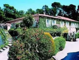 Hotel Les Mazets Des Roches | Provence - Alpes - Cote d'Azur - Bouches-du-Rhone (bölge) - St.-Remy-de-Provence (ve civarı) - Tarascon