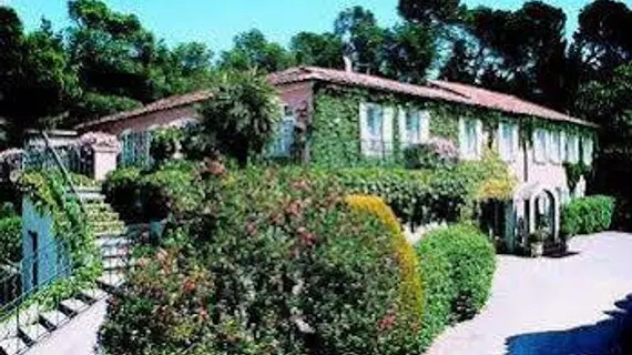 Hotel Les Mazets Des Roches | Provence - Alpes - Cote d'Azur - Bouches-du-Rhone (bölge) - St.-Remy-de-Provence (ve civarı) - Tarascon