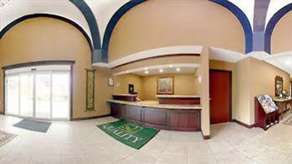 Quality Inn & Suites Meriden | Connecticut - Hartford (ve civarı) - Meriden