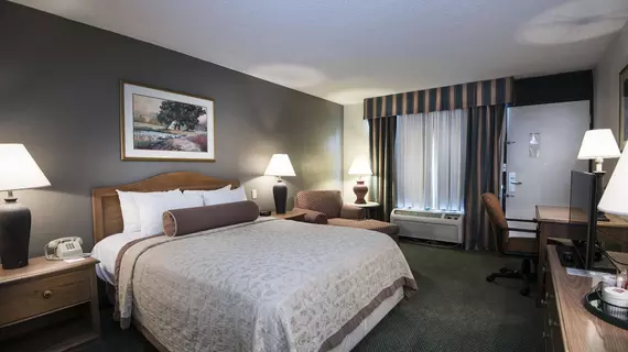 Rodeway Inn and Suites and Conference Center | Louisiana - Monroe (ve civarı) - Monroe