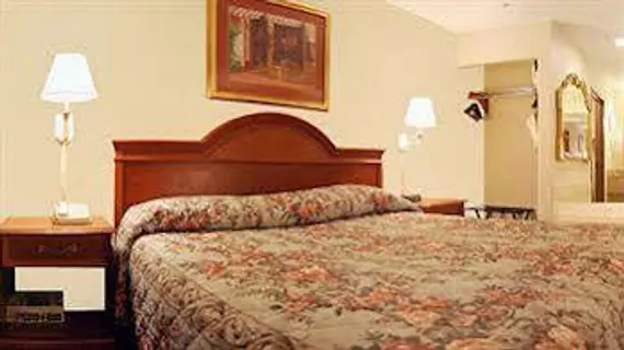 Holiday Inn Express Hotel & Suites Oklahoma City - Penn Square | Oklahoma - Oklahoma City (ve civarı) - Oklahoma