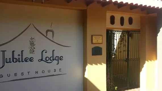 Jubilee Lodge Guest House | Gauteng - City of Tshwane - Johannesburg (ve civarı) - Randburg