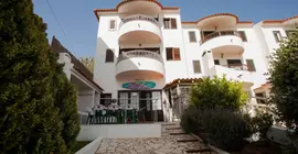 Ericeira Chill Hill Hostel & Private Rooms - Peach Garden | Lizbon Bölgesi - Mafra - Ericeira