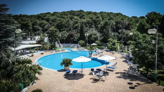 Hotel Santa Lucia | Puglia - Lecce (il) - Santa Cesarea Terme