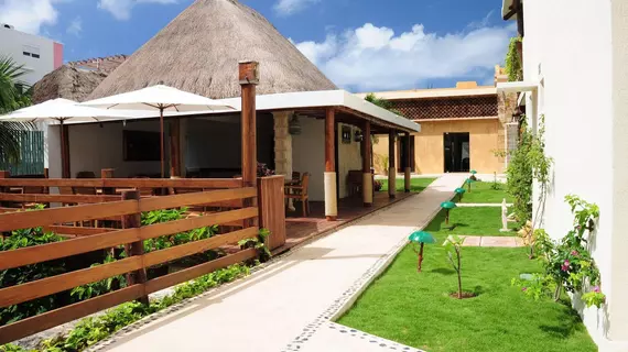 Hotel Posada Sian Kaan | Quintana Roo - Solidaridad - Playa del Carmen - Centro