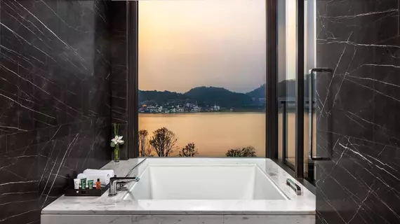 Hilton Ningbo Dongqian Lake Resort | Zhejiang - Ningbo - Yinzhou