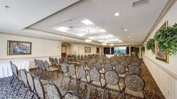 Monte Carlo Inn Brampton | Ontario - Toronto (ve civarı) - Brampton - Airport Road Ticaret Bölgesi