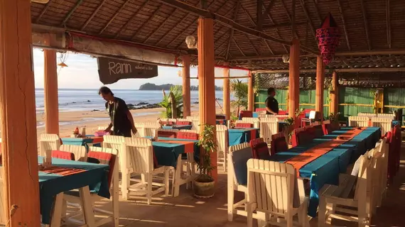 Rann Chalet Beach Side | Krabi İli - Ko Lanta