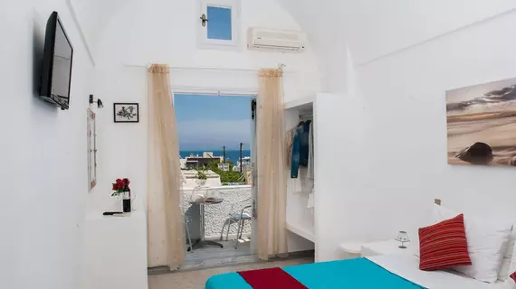 Join Us Low Cost Rooms | Ege Adaları - Santorini