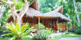 Pura Vida Beach & Dive Resort