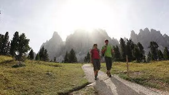 Falkensteiner Hotel & Spa Sonnenparadies | Trentino-Alto Adige - Güney Tirol (il) - Terento