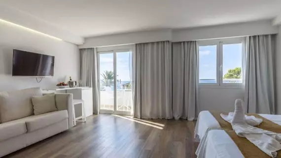 Triton Resort | Balearic Adaları - Mayorka Adası - Capdepera - Cala Ratjada