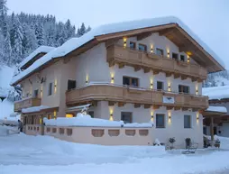 Hotel-Pension Almrose | Tirol - Kitzbühel District - Kufstein (ve civarı) - Wildschoenau - Sonnenberg