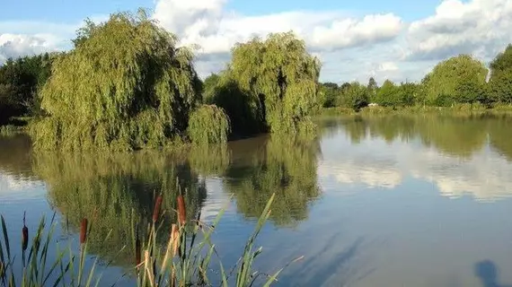 Lakeside Apartments Pittlands Fishery | Kent (kontluk) - Maidstone District - Tonbridge