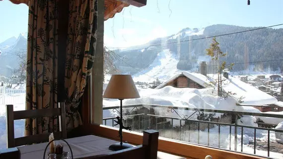 Hôtel l’Ours Blanc | Auvergne-Rhone-Alpes - Haute-Savoie (bölge) - Morzine