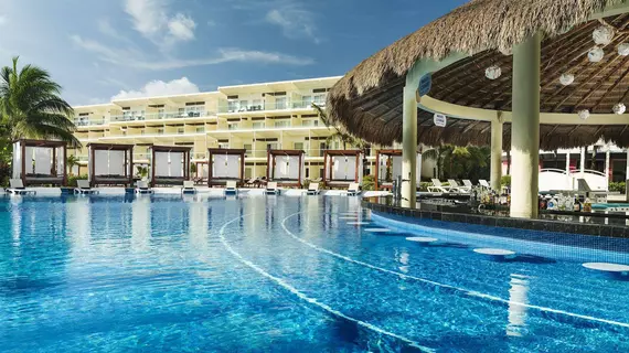 Azul Beach Resort Riviera Cancun by Karisma | Quintana Roo - Riviera Maya - Puerto Morelos