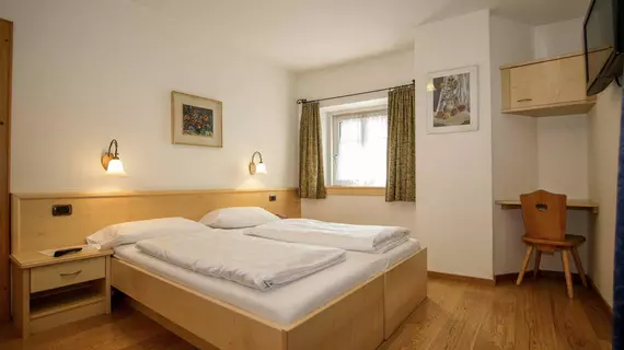 Hotel Garni Snaltnerhof | Trentino-Alto Adige - Güney Tirol (il) - Ortisei