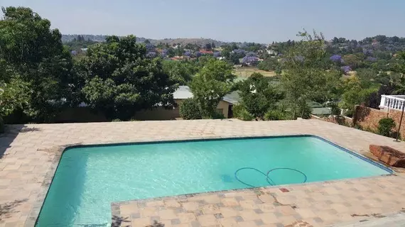 Suburbian Lodge | Gauteng - City of Tshwane - Johannesburg (ve civarı) - Johanesburg