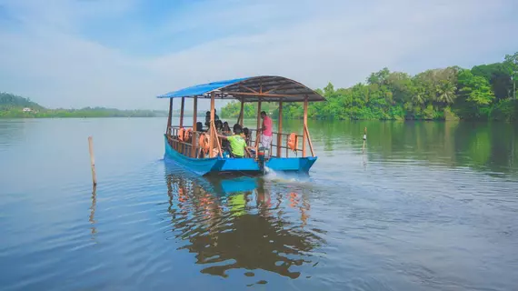 Shiny Lakeside Resort | Southern Province - Galle Bölgesi - Hikkaduwa