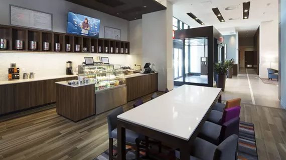 Holiday Inn and Suites Montreal Centreville Ouest | Quebec - Montreal (ve civarı) - Montreal - Downtown Montreal