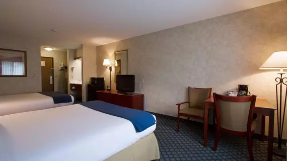 HOLIDAY INN EXPRESS MILES CITY | Montana - Miles City