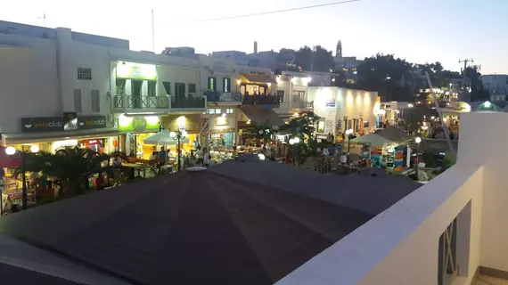 Platia | Ege Adaları - Santorini