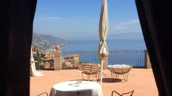 Isoco Guest House | Sicilya - Messina (vilayet) - Taormina Sahili - Taormina