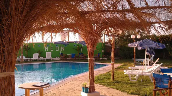 Neon Hotel | Girit Adası - Kandiye (bölge) - Hersonissos - Stalida