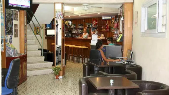 Hostal Lido | Balearic Adaları - Mayorka Adası - Palma de Mallorca - El Arenal