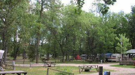 Jell-E-Bean Campground and Trailers | Ontario - Barrie - Orillia (ve civarı) - Wasaga Plajı