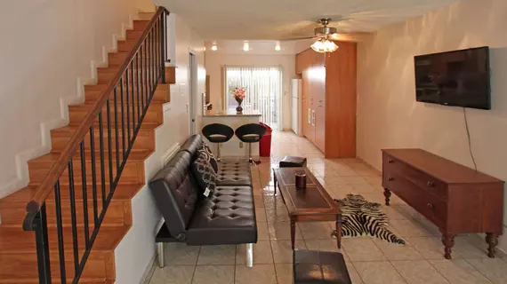 Affordable Cozy Town House in Glendale | Kaliforniya - Los Angeles County - Burbank