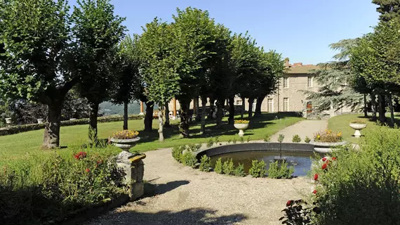 Château De Vollore | Auvergne-Rhone-Alpes - Puy-de-Dome (bölge) - Vollore-Ville