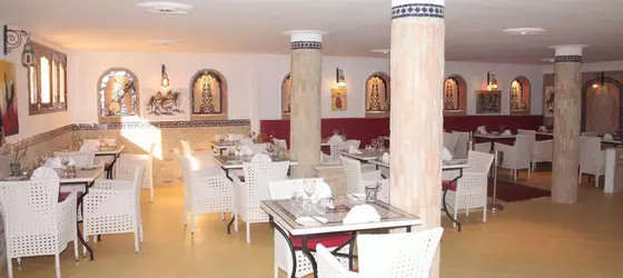 Hotel Pasta Plaza | Tangier (ve civarı) - Asilah - Asilah Plajı