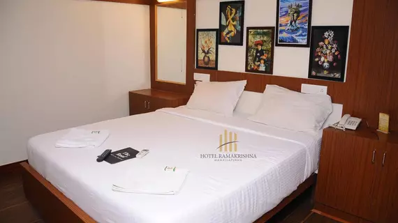 Hotel Ramakrishna | Tamil Nadu - Tiruvallur - Chennai (ve civarı) - Mahabalipuram - Mahabalipuram Plajı