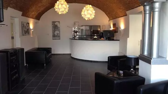 Hotel Garni Battello | Ticino Kantonu - Melide