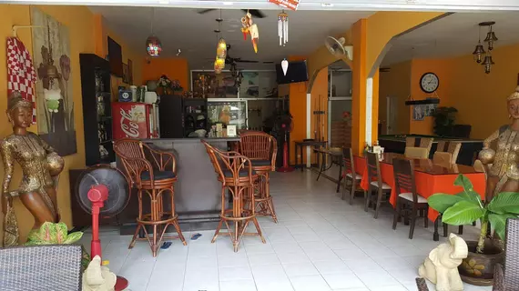 Pitstop Guesthouse | Phuket (ve civarı) - Karon - Kata Plajı