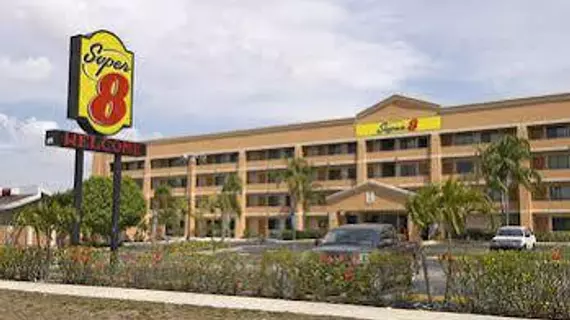 Super 8 Fort Myers | Florida - Fort Myers (ve civarı) - Fort Myers