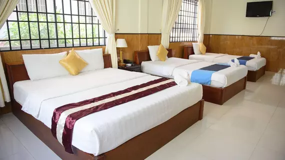 Sihanoukville Plaza Hotel | Koh Kong - Sihanoukville (ve civarı) - Sihanoukville - Mittakpheap