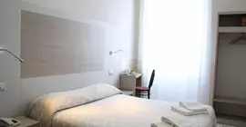 Hotel Due Giardini | Lombardy - Milano (ve civarı) - Milano - Merkez İstasyonu